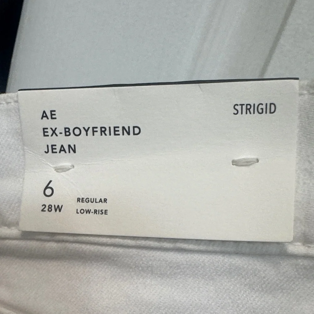 American Eagle Outfitters White Embroidered Floral Jeans